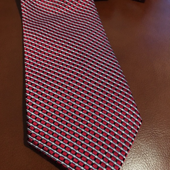 Saks Fifth Avenue Red Silk Necktie - Picture 4 of 5
